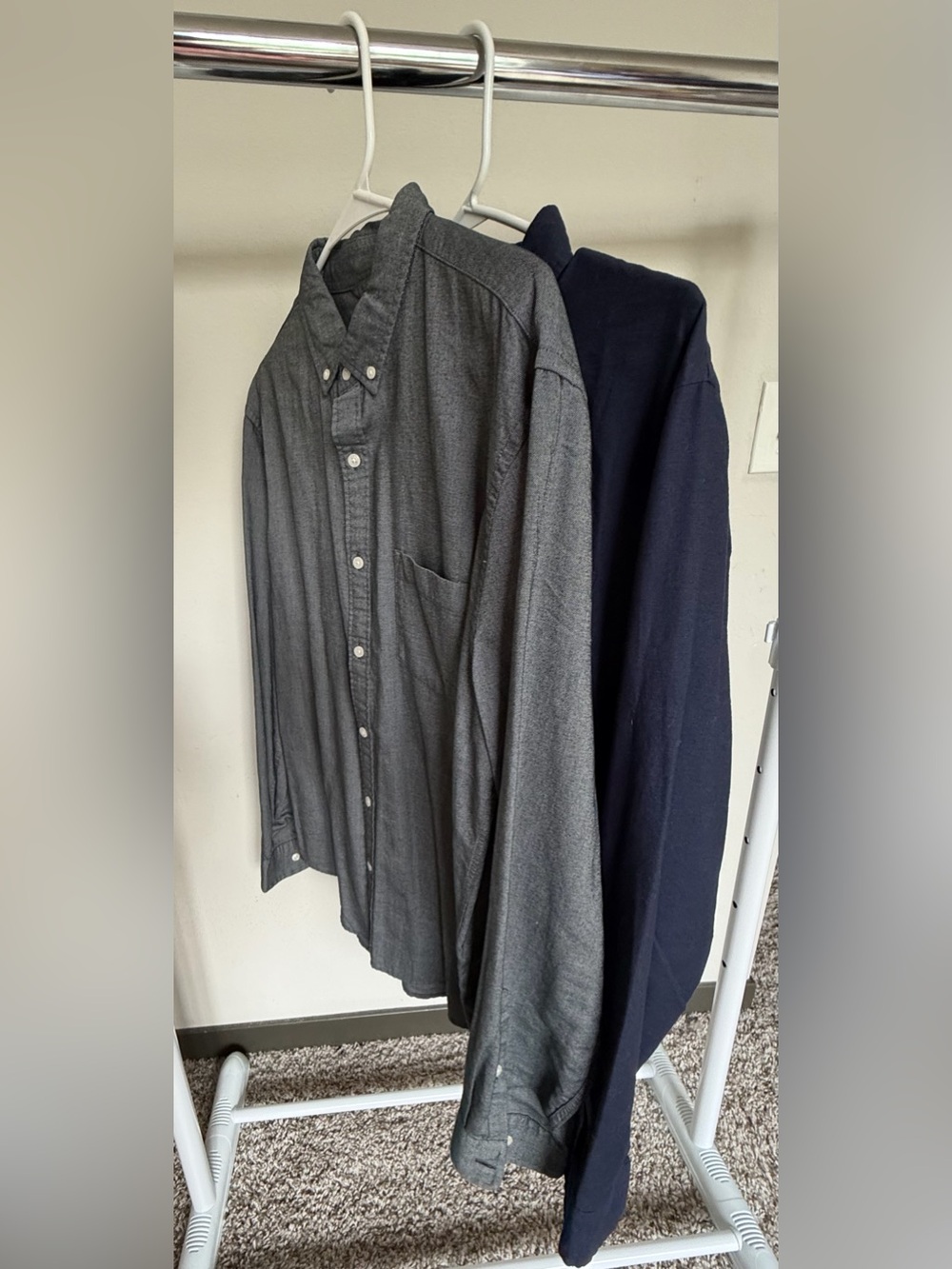 Express Men's Lightweight Button-Down (2) (Large)